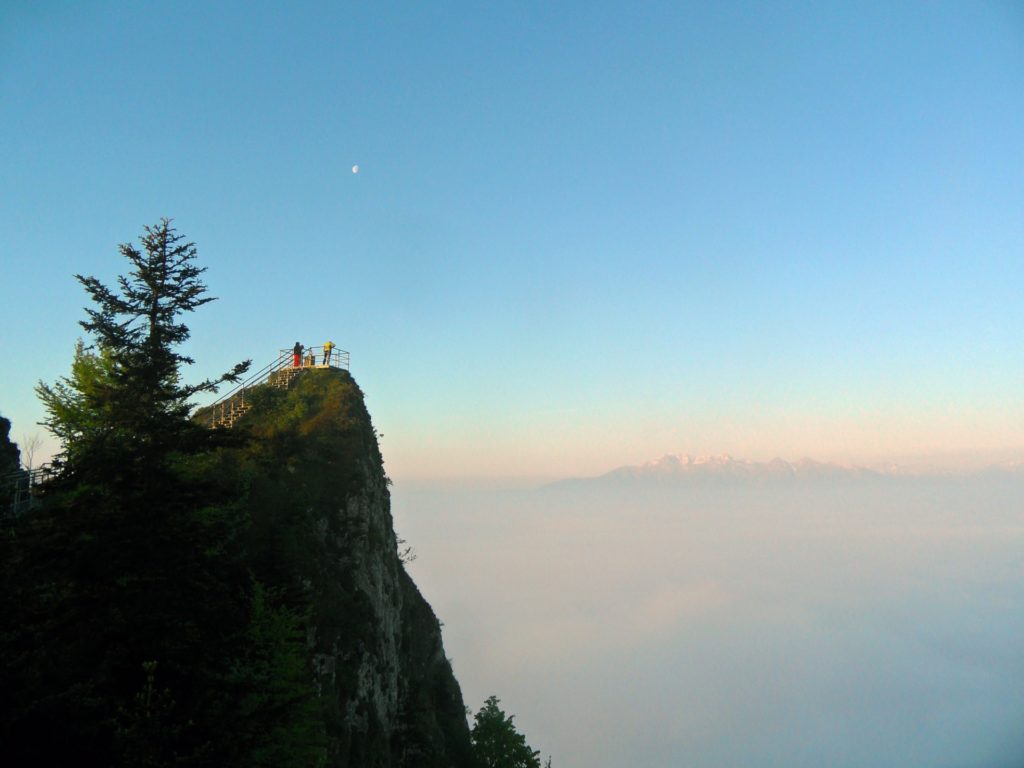 Pieniny Dunajec Zamagurie turistické trasy Tri koruny a pohľad na Červený Kláštor